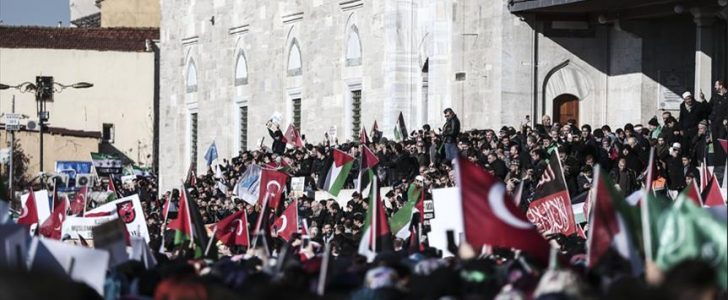 الألاف من الشعب التركي يعبرون عن تضامنهم ودعمهم لمدينة القدس في تظاهرات حاشدة عمت البلاد