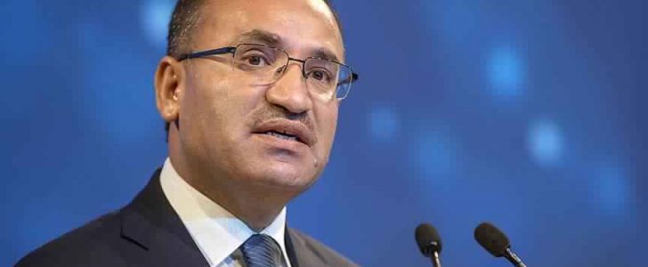 نائب رئيس الحكومة التركية يعرب عن تطلعه لرد يتجاوز الإدانة خلال مؤتمر القمة الإسلامية